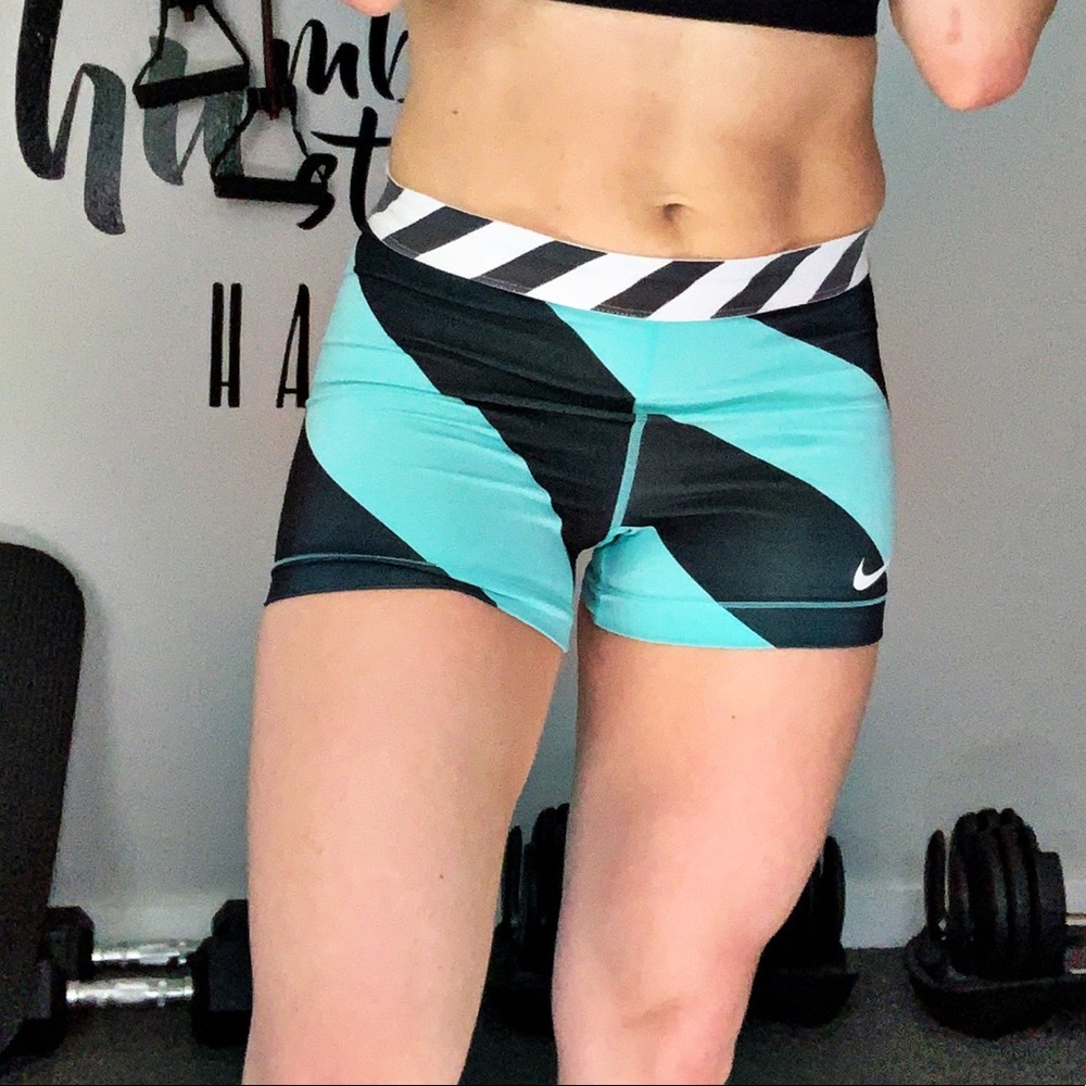 Nike Pro Shorties
